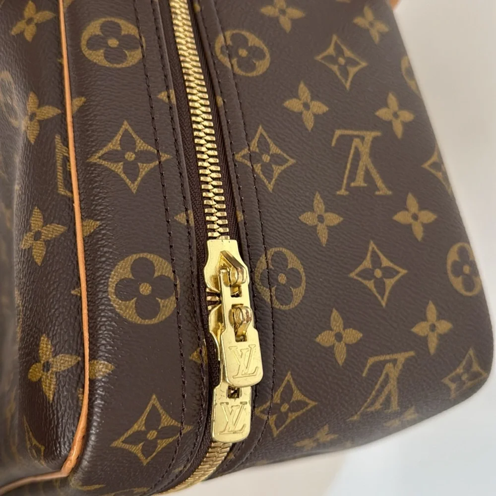 Louis Vuitton Luxury Brown Monogram Luggage Bag in Excellent Condition